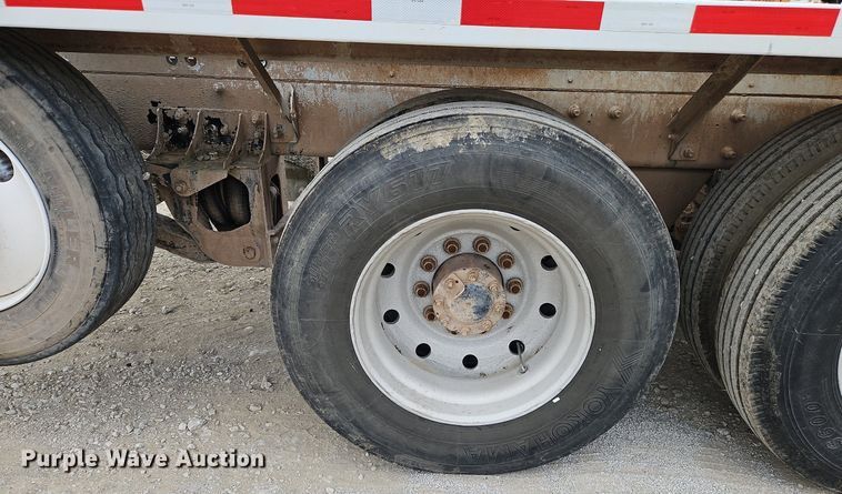 image for item DP2510 2005 Mack CV713  truck chassis