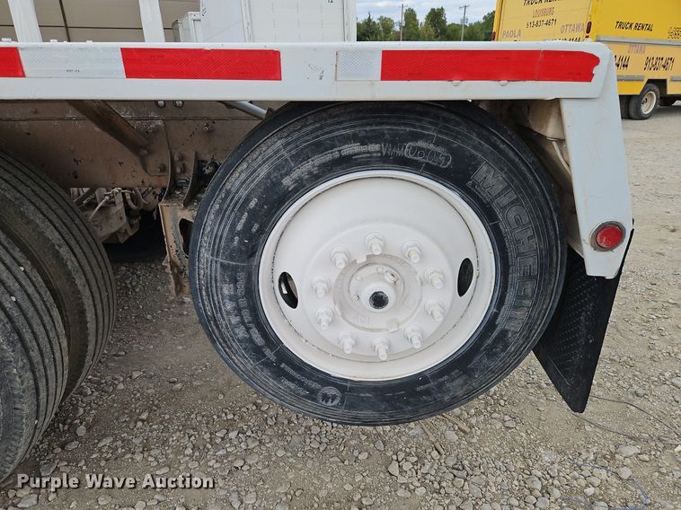 image for item DP2510 2005 Mack CV713  truck chassis