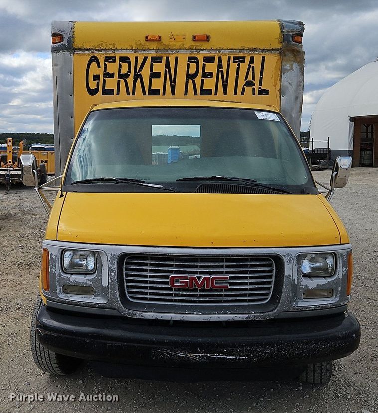 image for item DP2513 2001 GMC Savana G3500  box truck