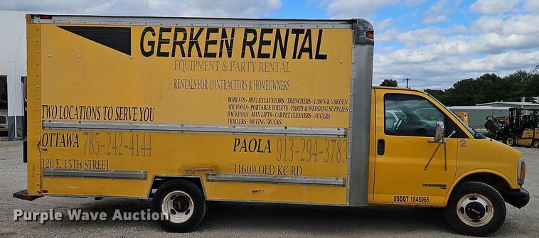 image for item DP2513 2001 GMC Savana G3500  box truck