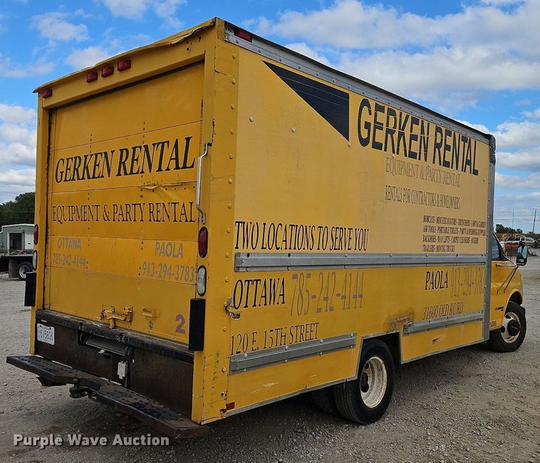 image for item DP2513 2001 GMC Savana G3500  box truck