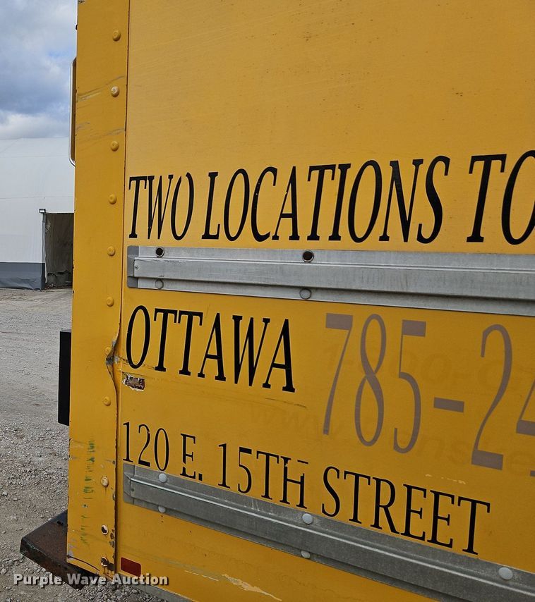 image for item DP2513 2001 GMC Savana G3500  box truck