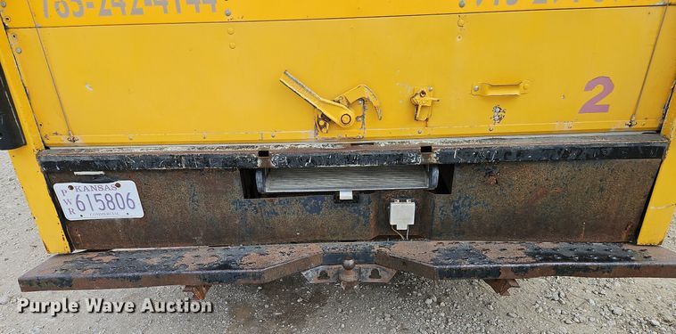 image for item DP2513 2001 GMC Savana G3500  box truck