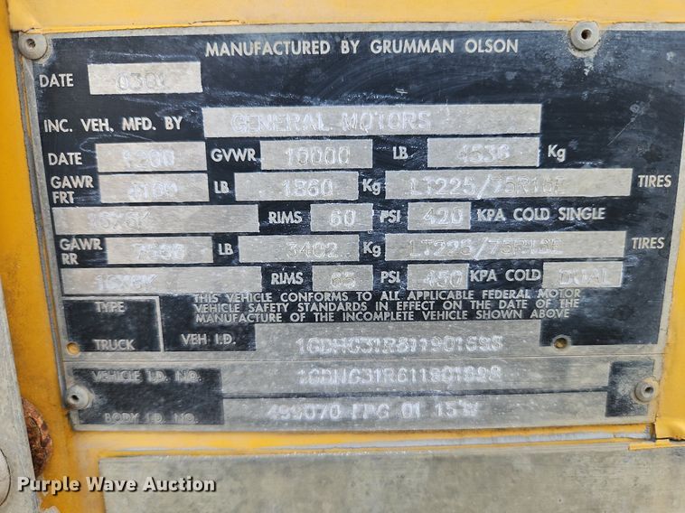 image for item DP2513 2001 GMC Savana G3500  box truck