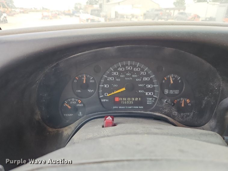 image for item DP2513 2001 GMC Savana G3500  box truck