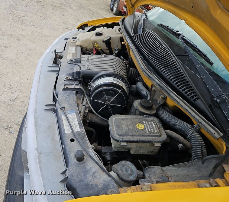 image for item DP2513 2001 GMC Savana G3500  box truck