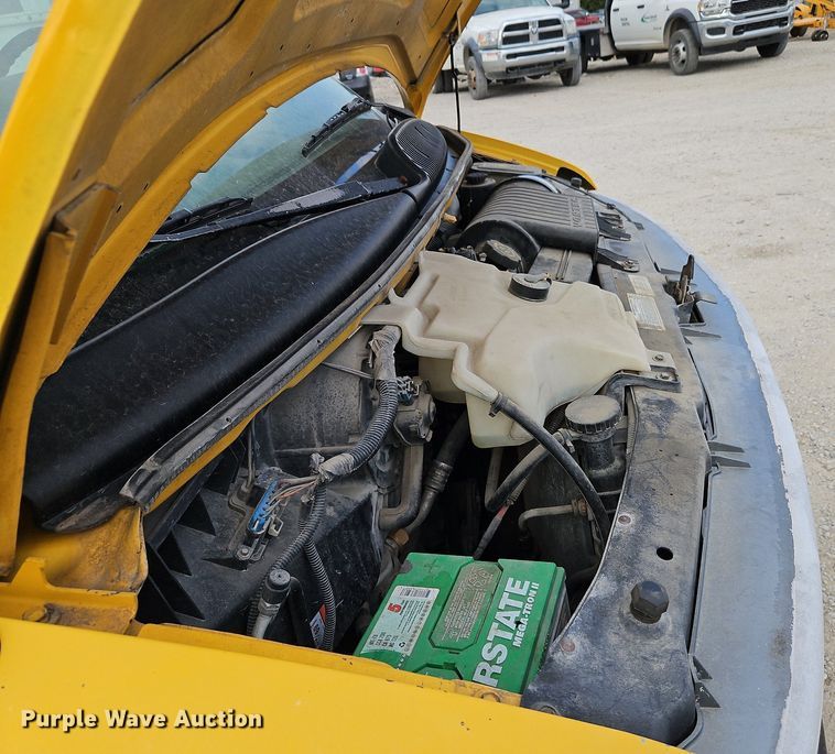 image for item DP2513 2001 GMC Savana G3500  box truck