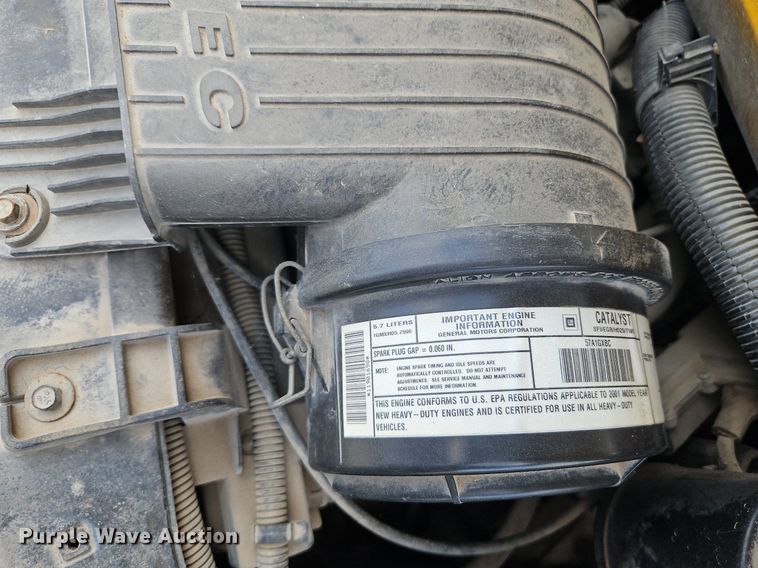 image for item DP2513 2001 GMC Savana G3500  box truck