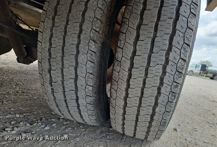 image for item DP2513 2001 GMC Savana G3500  box truck