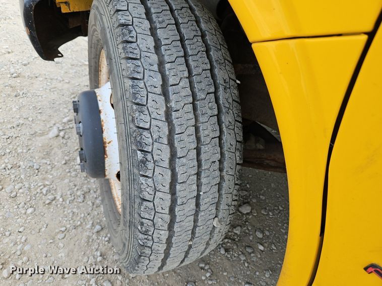 image for item DP2513 2001 GMC Savana G3500  box truck