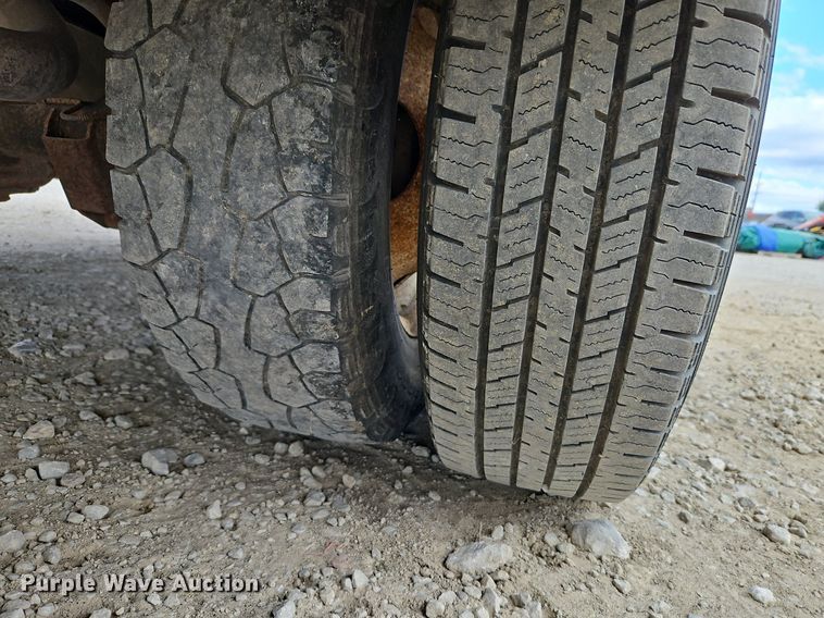 image for item DP2513 2001 GMC Savana G3500  box truck