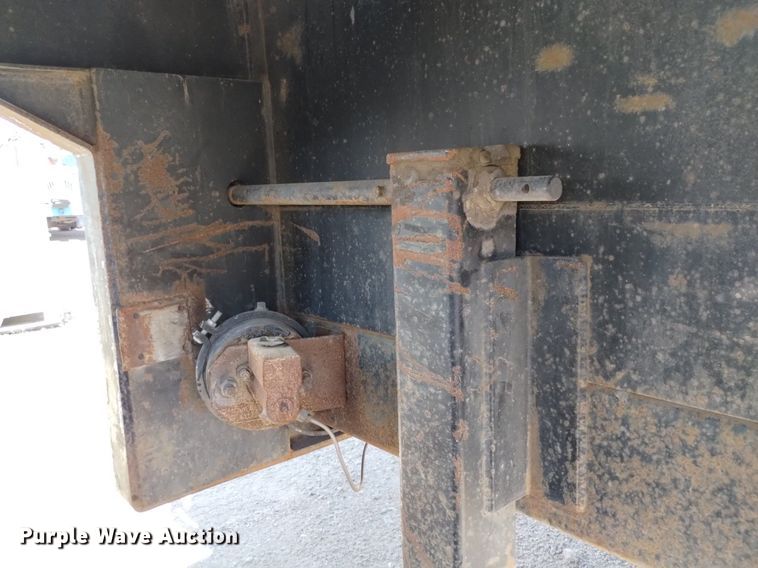 image for item DP3327 2001 SEI  equipment trailer