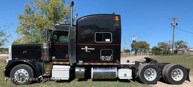 image for item DP8697 2013 Peterbilt 388  semi truck