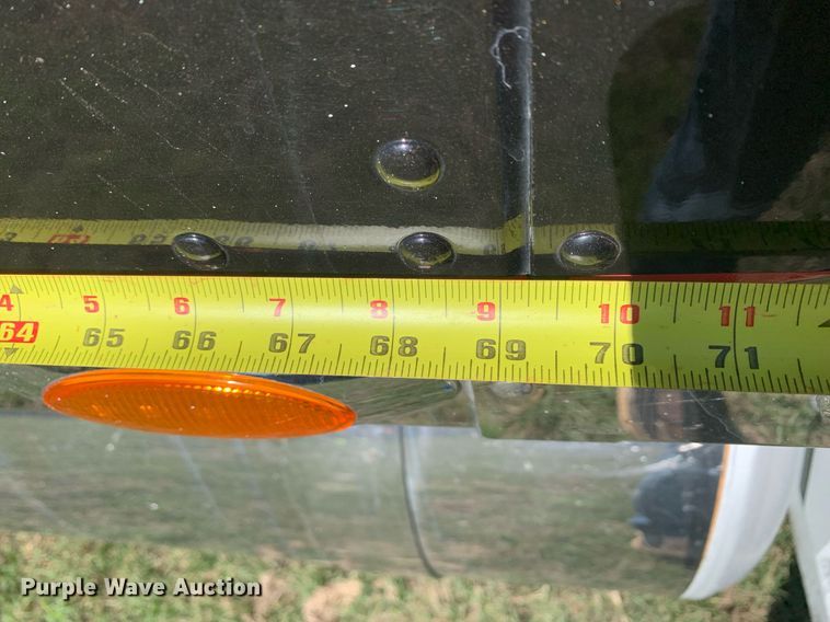 image for item DP8697 2013 Peterbilt 388  semi truck