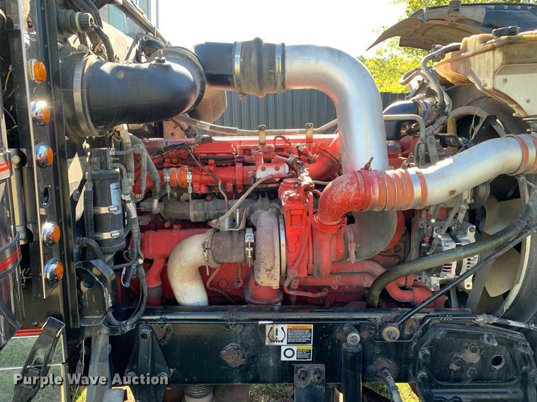 image for item DP8697 2013 Peterbilt 388  semi truck