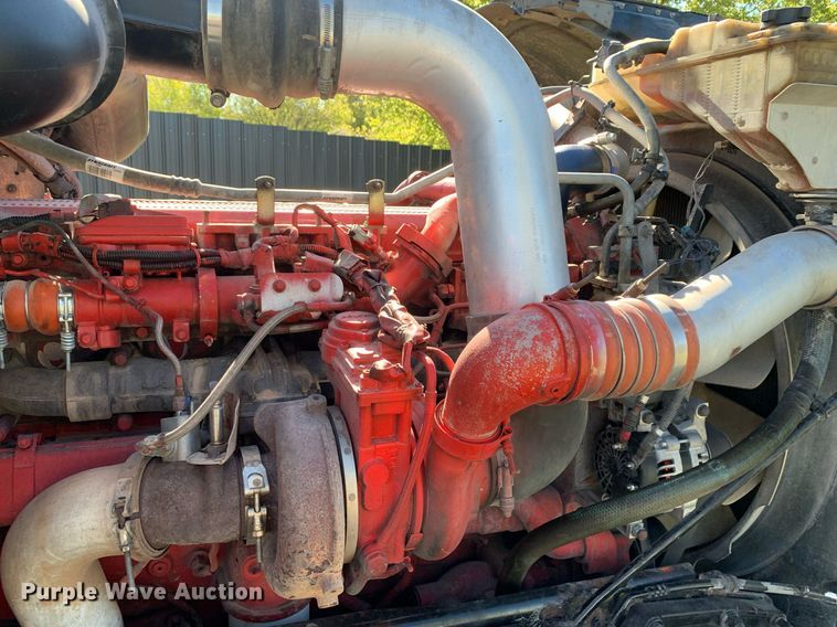 image for item DP8697 2013 Peterbilt 388  semi truck