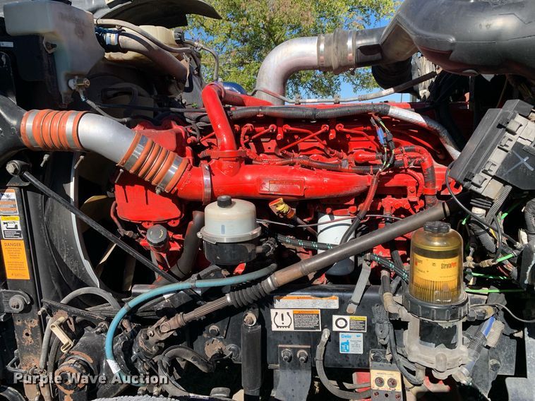 image for item DP8697 2013 Peterbilt 388  semi truck