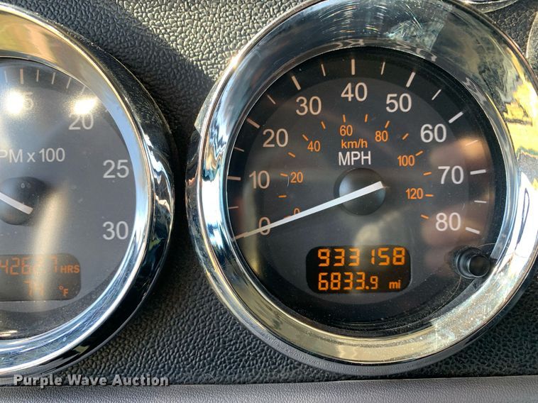 image for item DP8697 2013 Peterbilt 388  semi truck