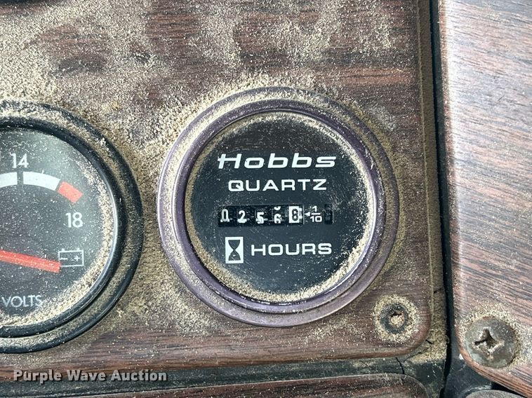 image for item DQ0997 2001 Freightliner FDL120  semi truck