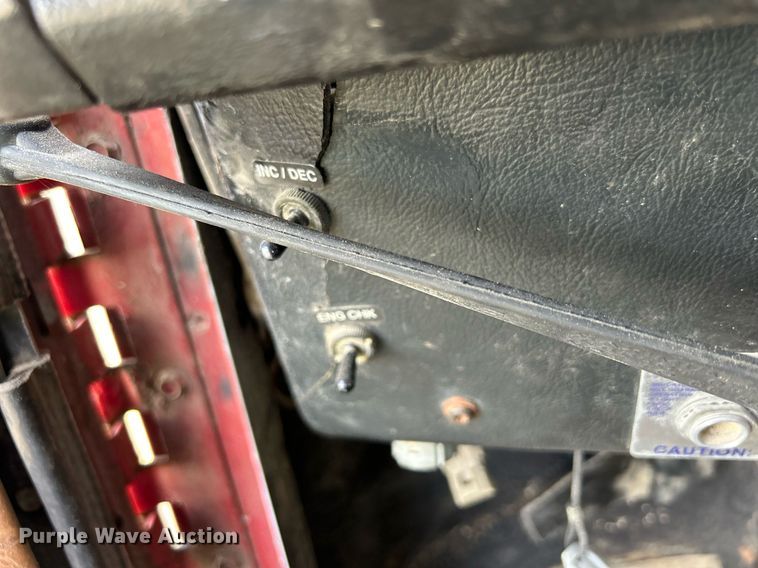 image for item DQ0997 2001 Freightliner FDL120  semi truck