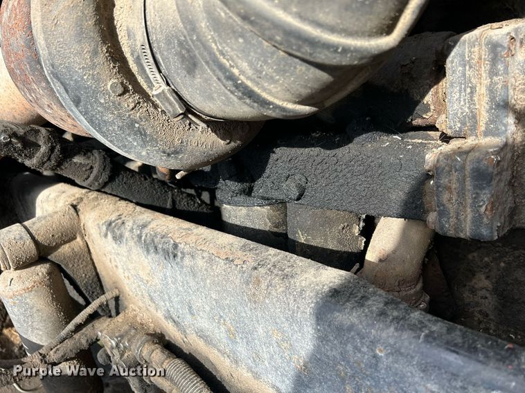 image for item DQ0997 2001 Freightliner FDL120  semi truck