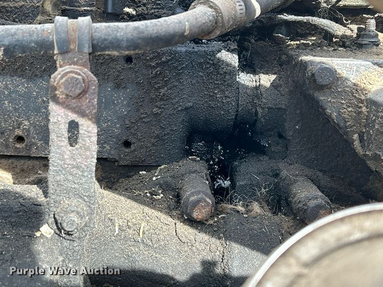 image for item DQ0997 2001 Freightliner FDL120  semi truck