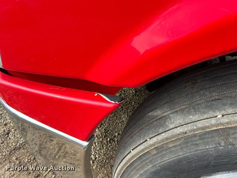 image for item DQ0998 2011 Freightliner Cascadia  semi truck