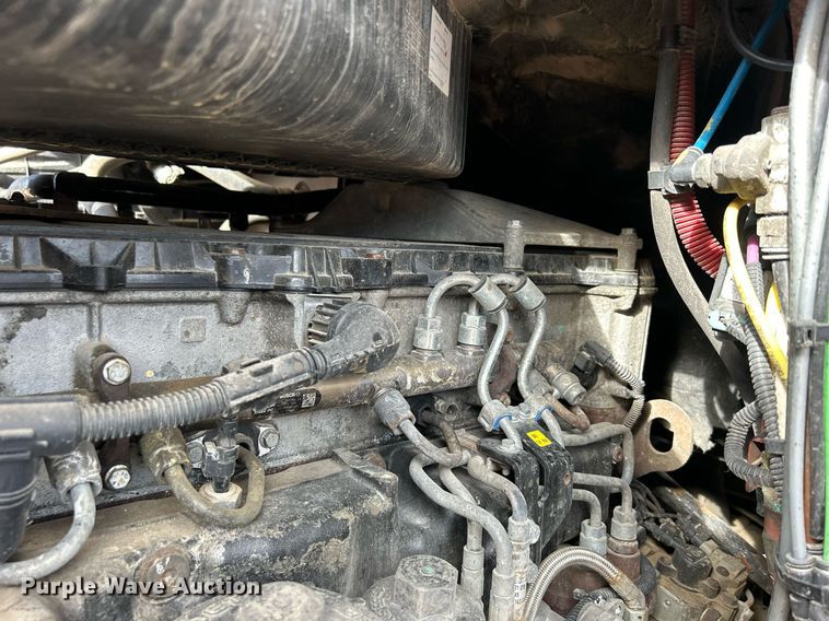 image for item DQ0998 2011 Freightliner Cascadia  semi truck