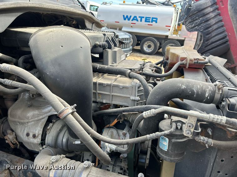 image for item DQ0998 2011 Freightliner Cascadia  semi truck