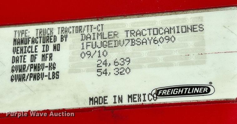 image for item DQ0998 2011 Freightliner Cascadia  semi truck