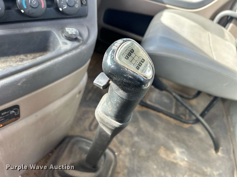 image for item DQ0998 2011 Freightliner Cascadia  semi truck