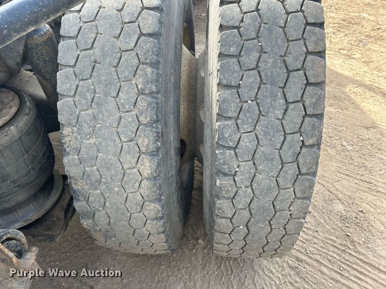 image for item DQ0998 2011 Freightliner Cascadia  semi truck