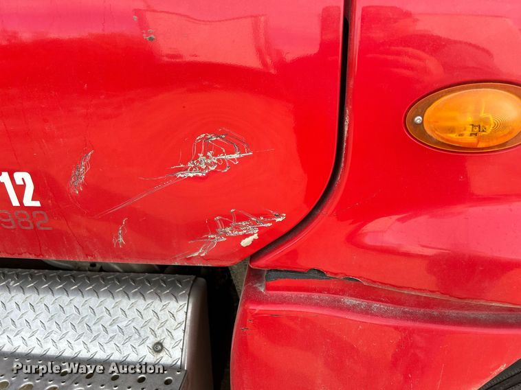 image for item DQ0999 2013 Freightliner Cascadia  semi truck