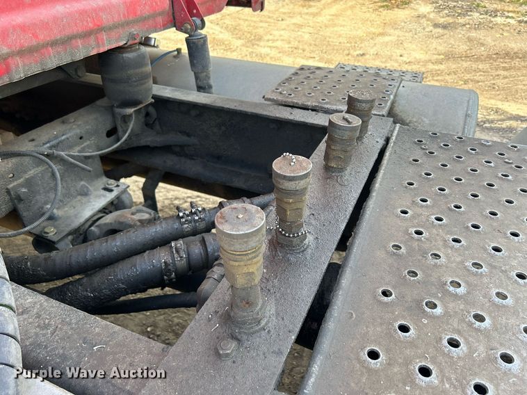 image for item DQ0999 2013 Freightliner Cascadia  semi truck