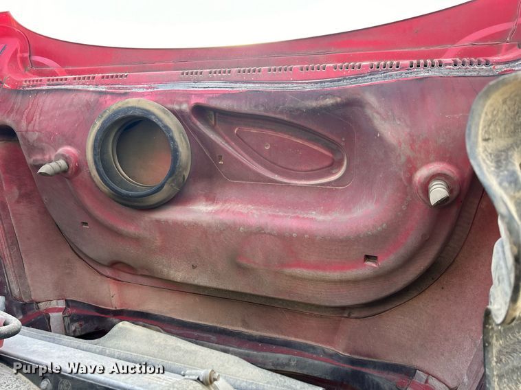 image for item DQ0999 2013 Freightliner Cascadia  semi truck