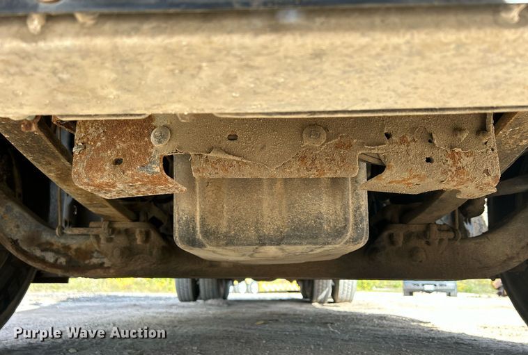 image for item DQ0999 2013 Freightliner Cascadia  semi truck