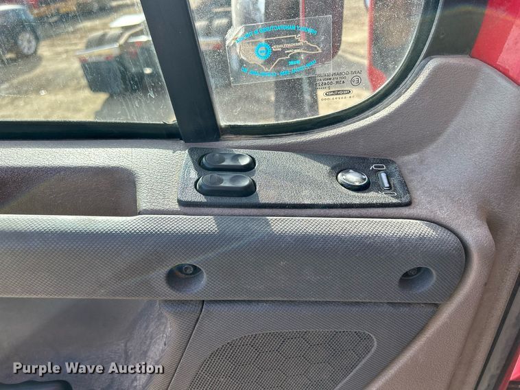 image for item DQ0999 2013 Freightliner Cascadia  semi truck