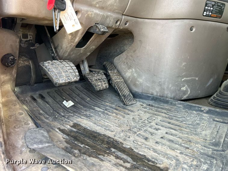 image for item DQ0999 2013 Freightliner Cascadia  semi truck