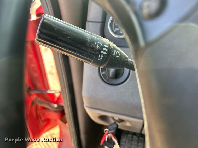 image for item DQ0999 2013 Freightliner Cascadia  semi truck