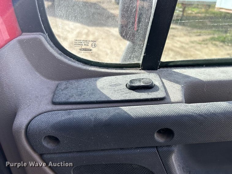 image for item DQ0999 2013 Freightliner Cascadia  semi truck