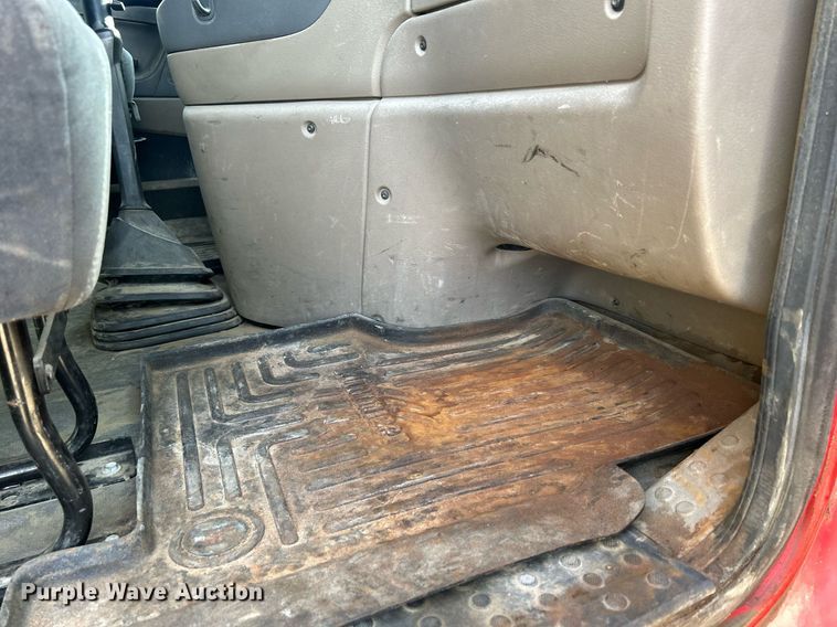 image for item DQ0999 2013 Freightliner Cascadia  semi truck