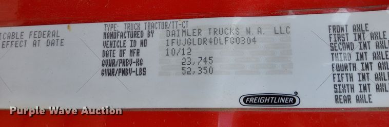 image for item DQ0999 2013 Freightliner Cascadia  semi truck