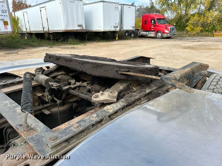 image for item DQ1000 2015 Freightliner Cascadia  semi truck