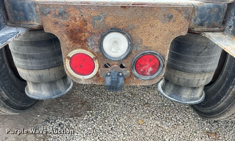 image for item DQ1000 2015 Freightliner Cascadia  semi truck