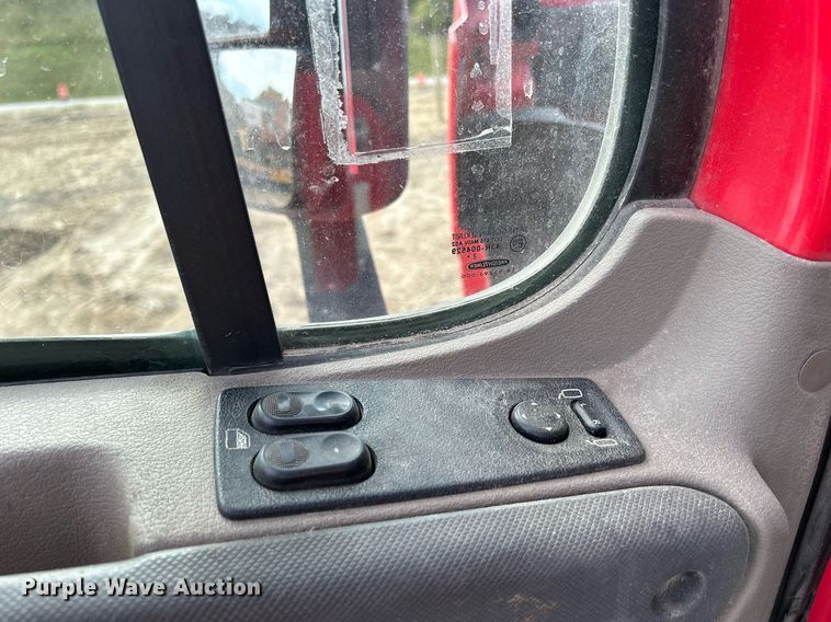 image for item DQ1000 2015 Freightliner Cascadia  semi truck