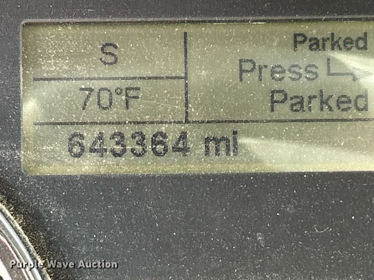 image for item DQ1000 2015 Freightliner Cascadia  semi truck