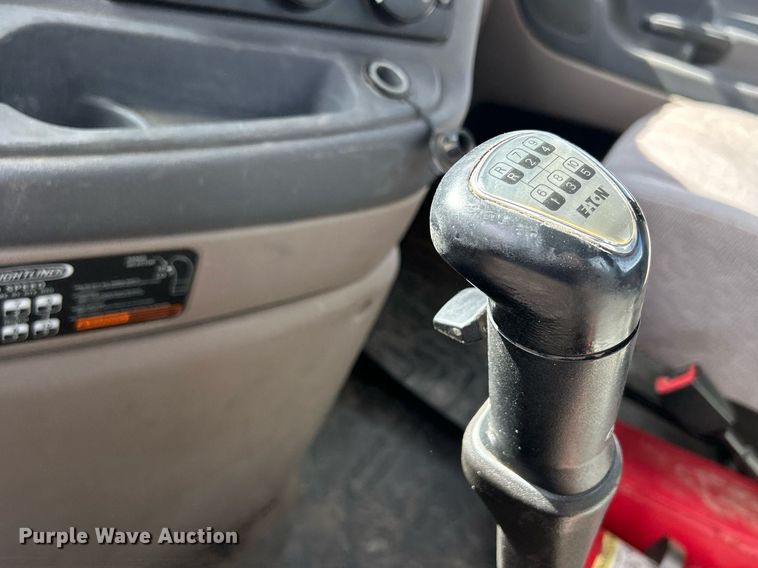 image for item DQ1000 2015 Freightliner Cascadia  semi truck