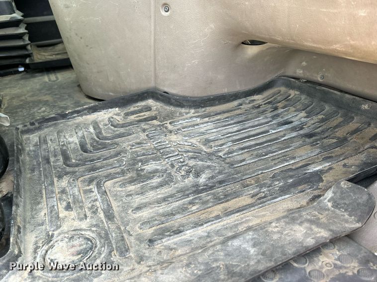 image for item DQ1000 2015 Freightliner Cascadia  semi truck