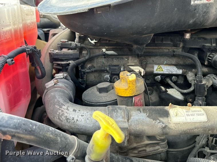 image for item DQ1000 2015 Freightliner Cascadia  semi truck