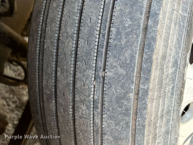 image for item DQ1000 2015 Freightliner Cascadia  semi truck